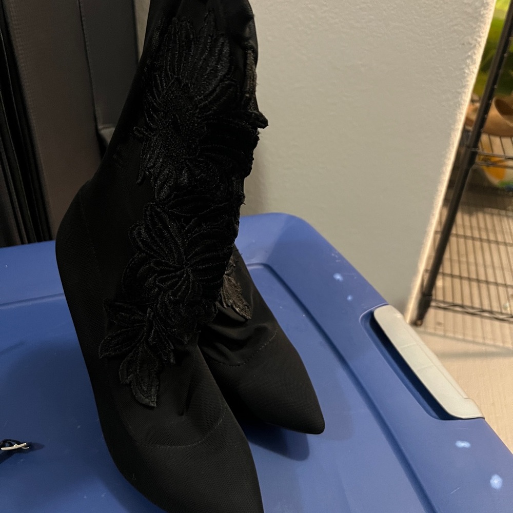 Elegant Black Women's Shoes